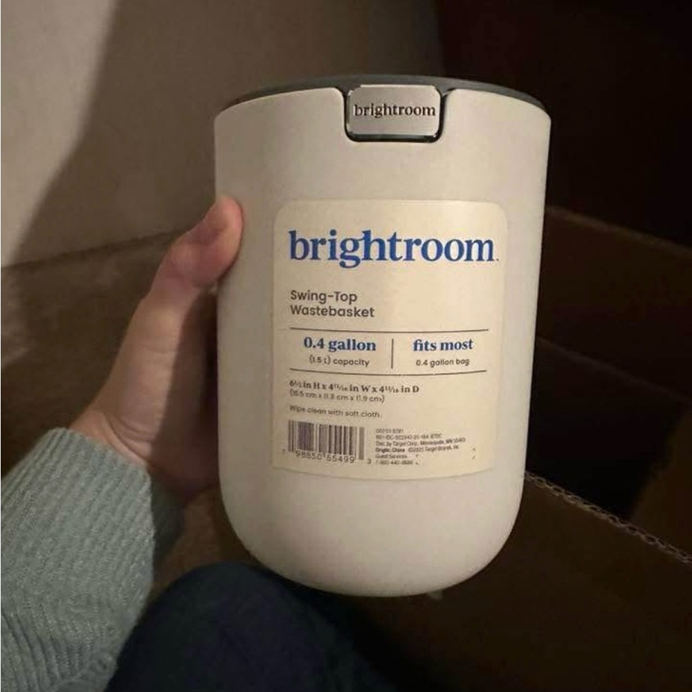 Brightroom White Swing-Top Wastebasket